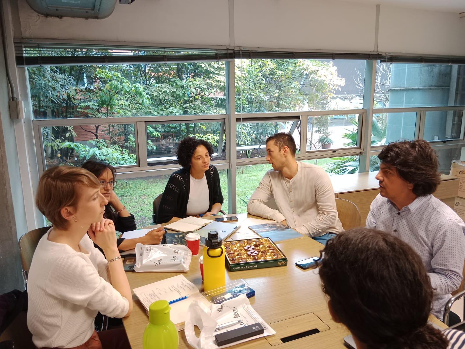 The iMEL team discusses the framework with members from Fondation Botnar and GIB.